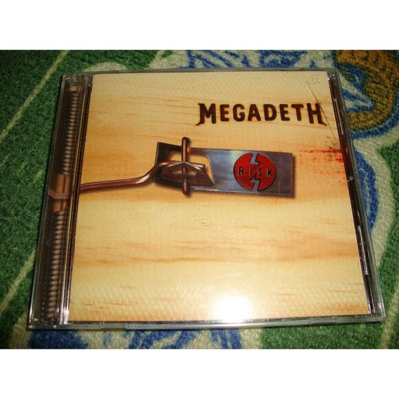 MEGADETH cd  RISK  m/ (?_?) m/ plus BACKSTAGE PASS - Picture 1 of 5